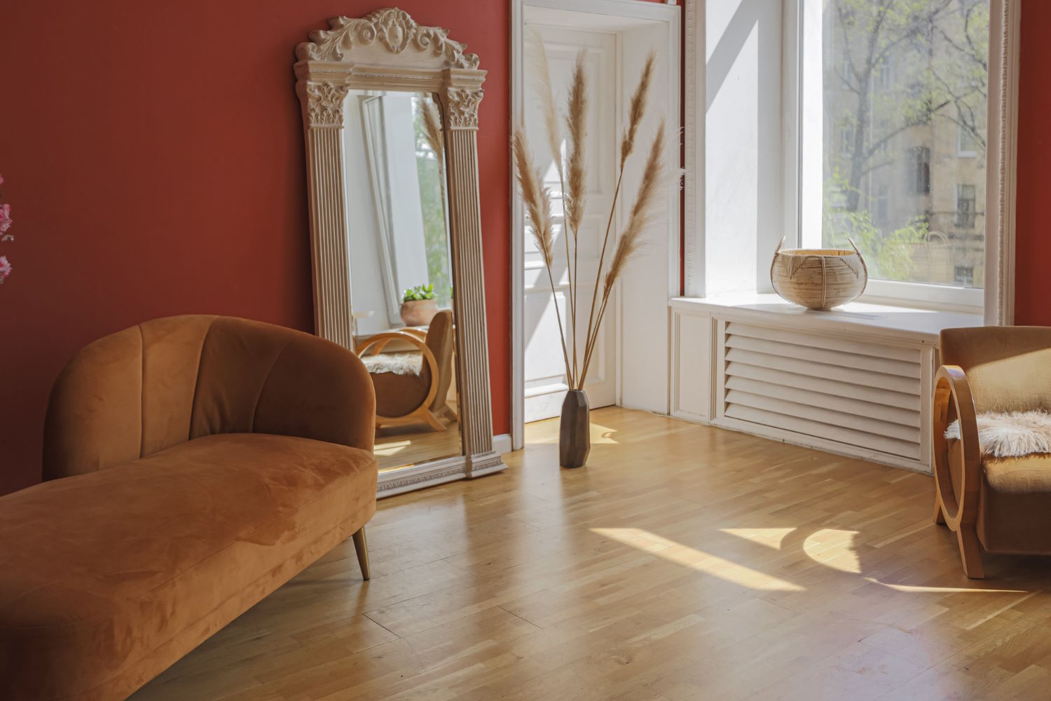 Podłogi warstwowe to innowacyjne rozwiązanie, które cieszy się coraz większą popularnością wśród klientów poszukujących trwałych i estetycznych rozwiązań do swojego domu czy mieszkania